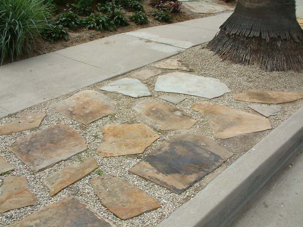 Pavers Set in Gravel